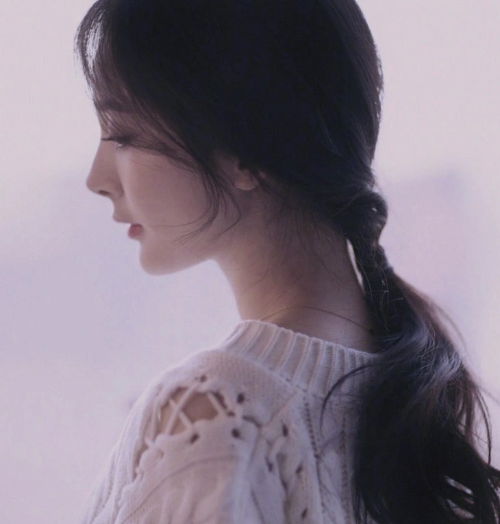 杨幂侧脸完全垮掉法令纹明显网友直呼太虐