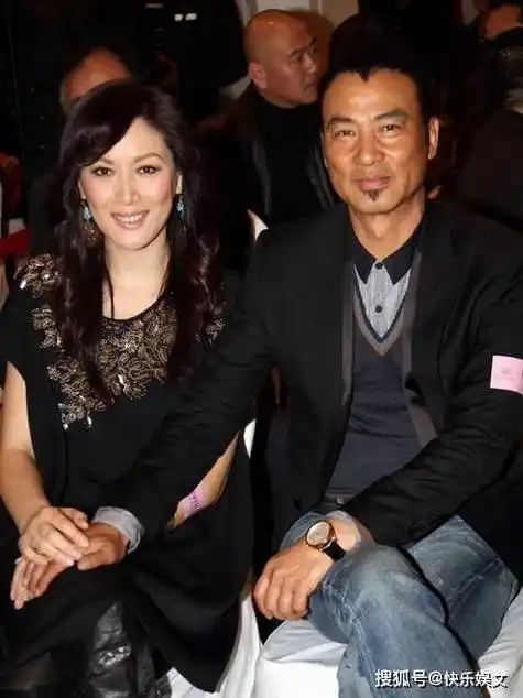 任达华小12岁外籍娇妻现身!