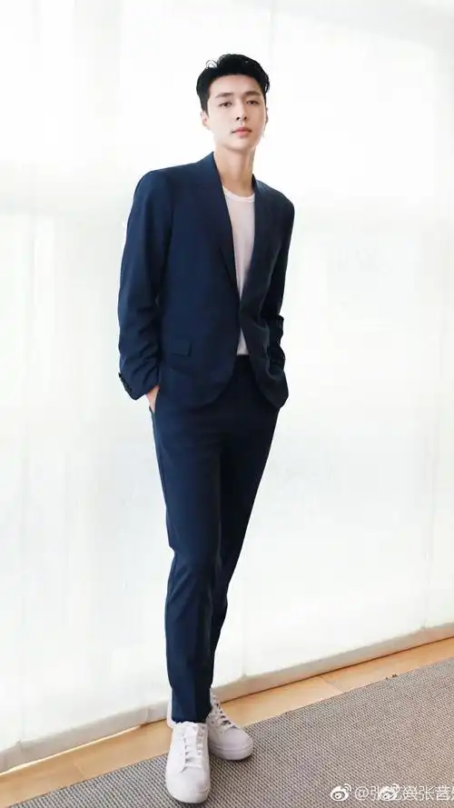 张艺兴 碧欧泉代言人