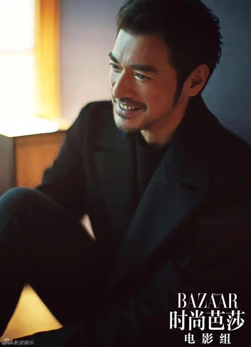 消息金城武蓄须登封面精致迷人男神魅力依旧