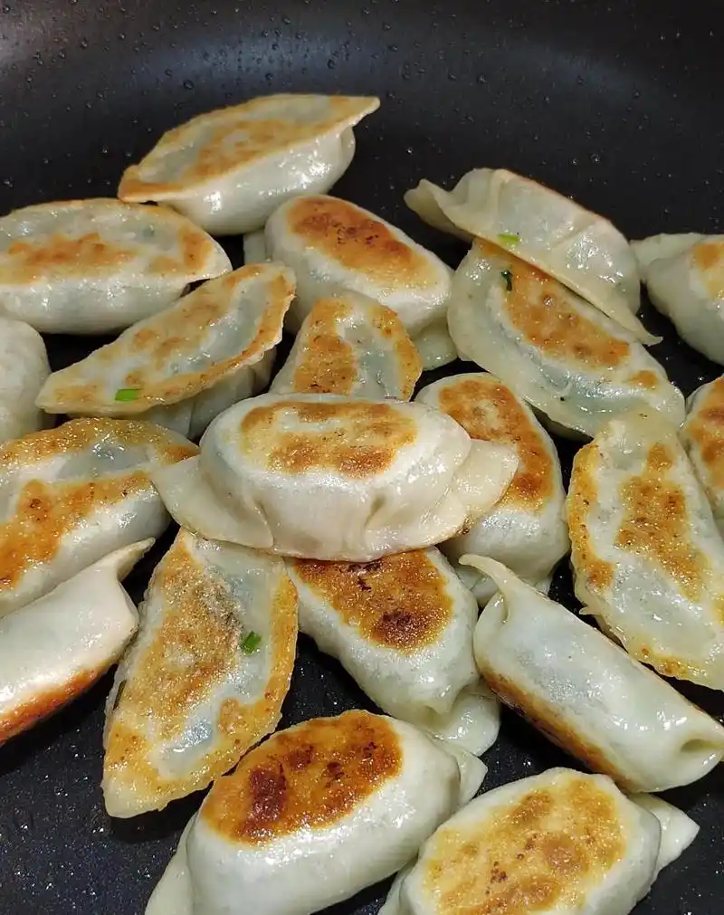 生煎韭菜饺[可爱][可爱]