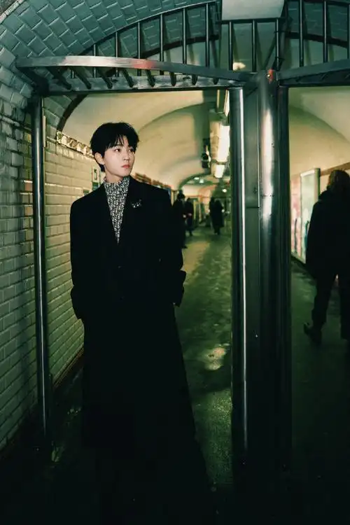 王俊凯 巴黎时装周