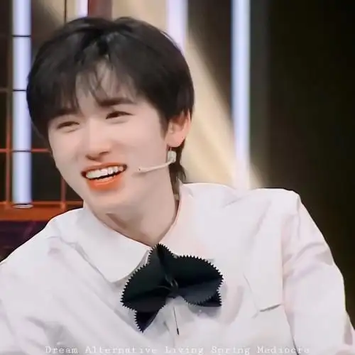 宋亚轩自修头像