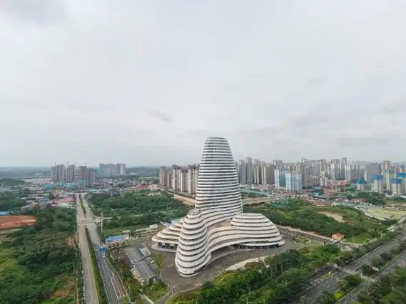 南宁良庆五象大道天誉城天誉城精装3房 高层视野好 家电齐全 可看江景