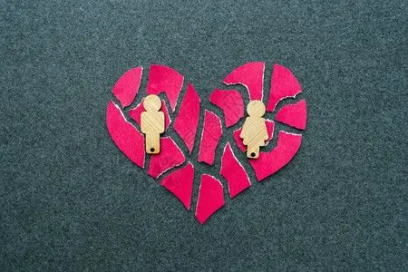 破碎心卡通背景