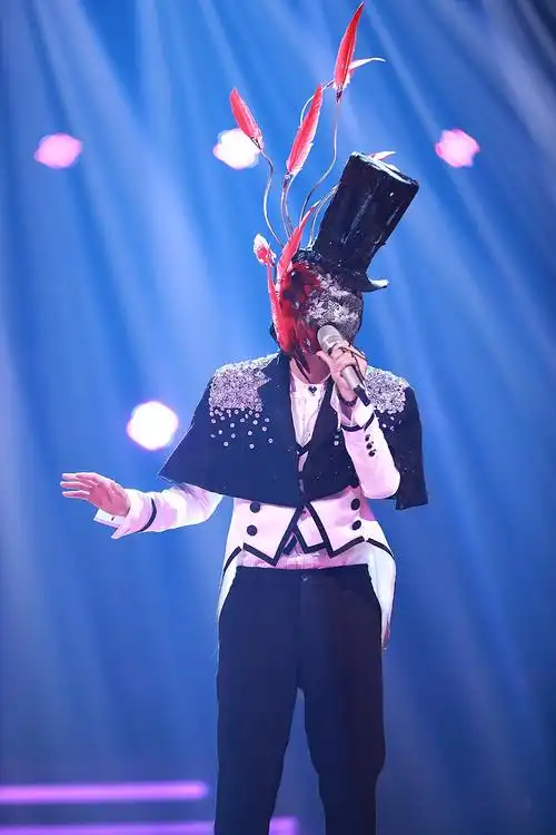 蒙面唱将一次迎来五歌手揭面众星感叹仿佛重新回到新人时期