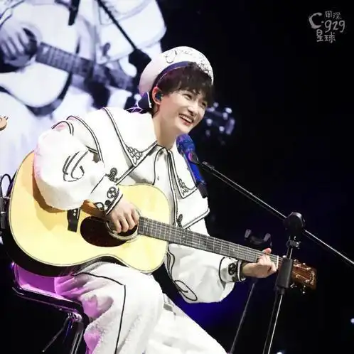 周深演唱会为什么会上热搜?大家如何评论的?