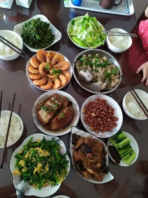 寻味夏天今天周六家人都在家一起吃饭