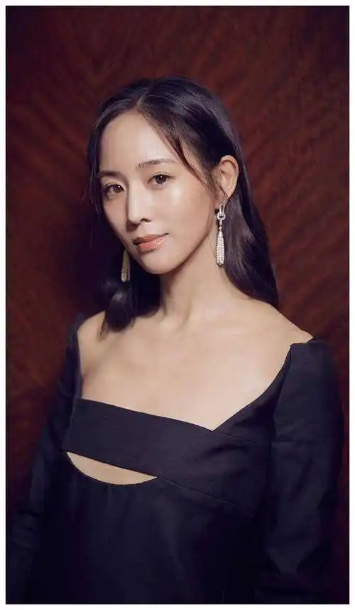 湾湾绝美第一女神,41岁张钧甯,尽显尤物风采!_生活_梦想_成功