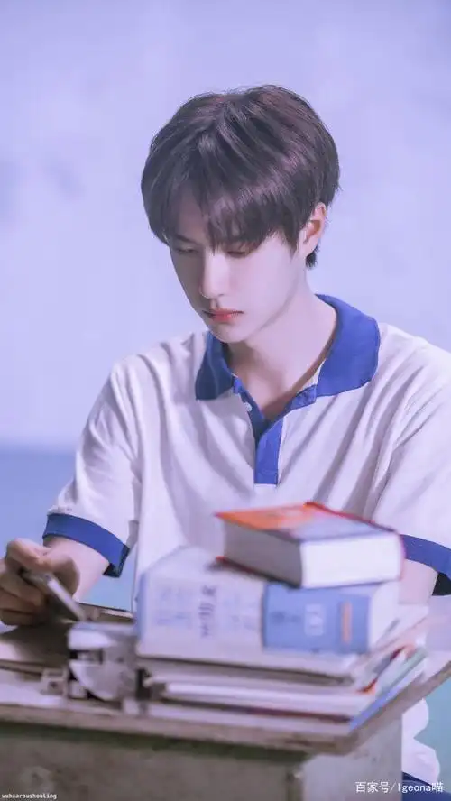 王一博"制服装"可以满足你的所有幻想!帅哥制服加持,更爱了