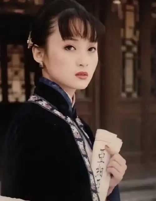 女明星未修原档生图(明星蒋勤勤无修生图照片)