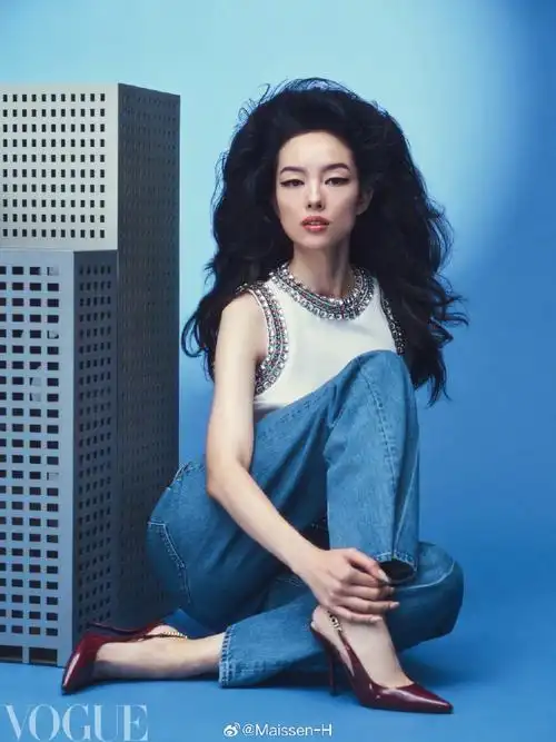 孙菲菲vogue三月刊封面