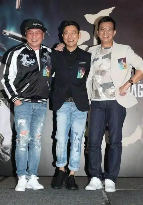 黄日华妻子病逝好友刘德华只说三个字,就让人为他的兄弟情义感动