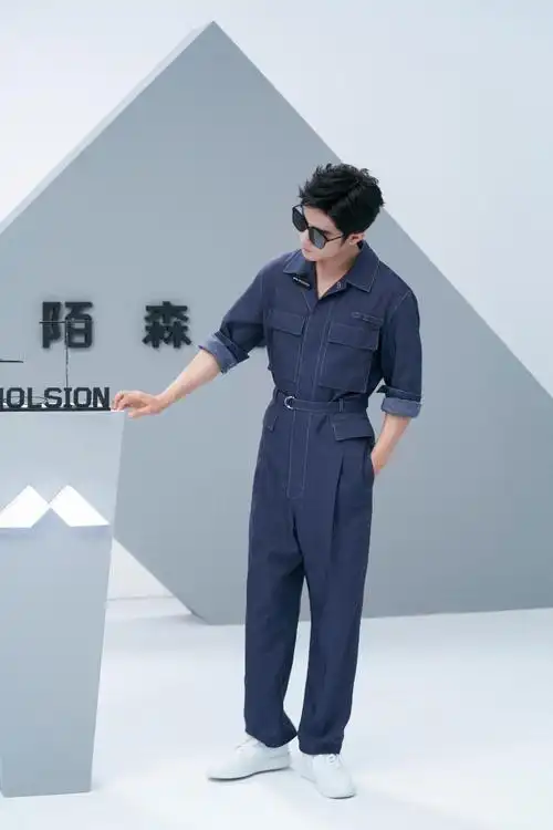 肖战气质真好,穿"连体工装服"一样很儒雅,这些造型很耐看-互推传媒
