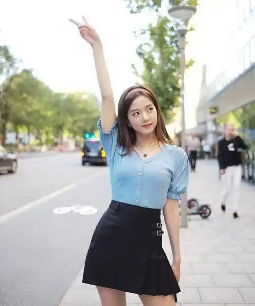 原创身高162cm的blackpinkjisoo气质清丽7个女友风休闲造型