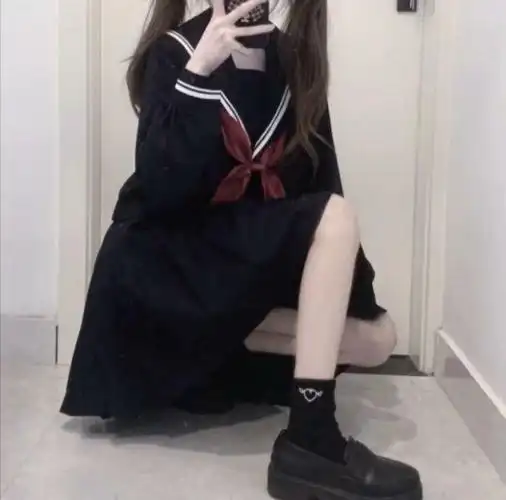 女生半身头像jk制服