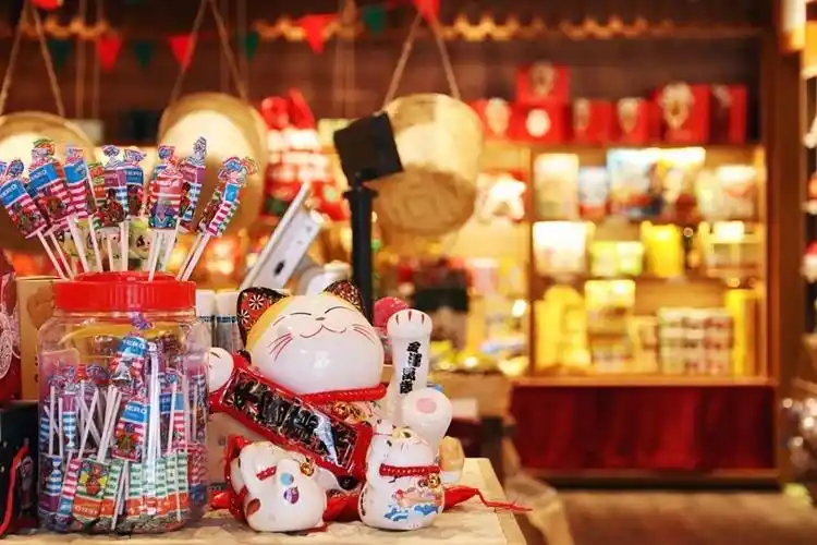 温州近1000种日式零食杂货铺开业壕送万元无门槛代金券圣诞包袱礼盒