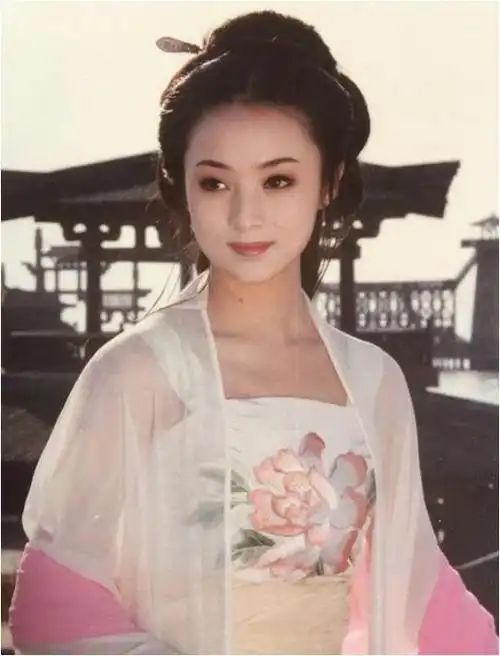 90年代内地十大美人:各个典雅大气,眉眼如画,美若天仙!