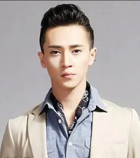 简单干练的男士商务发型 帅气又干练