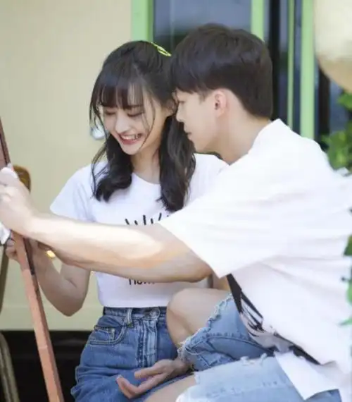 郑爽两孩子张恒好友曝郑爽俩孩子体格好九个月大就能跑