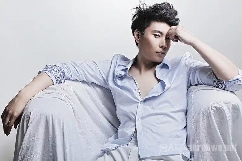 开心麻花艾伦时尚写真 衬衣长裤清爽随性