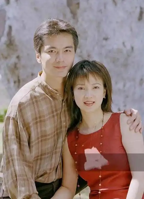 女星现任前任对比,刘蓓三婚两次嫁一人,张歆艺两任差距大(上)