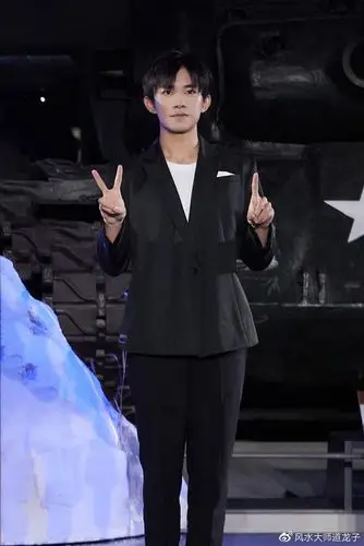 道龙子解析易烊千玺八字命理6767