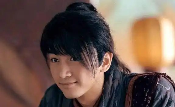 原创小时候特别顽皮的陈晓在10岁就拍了电视剧演艺之路很顺利