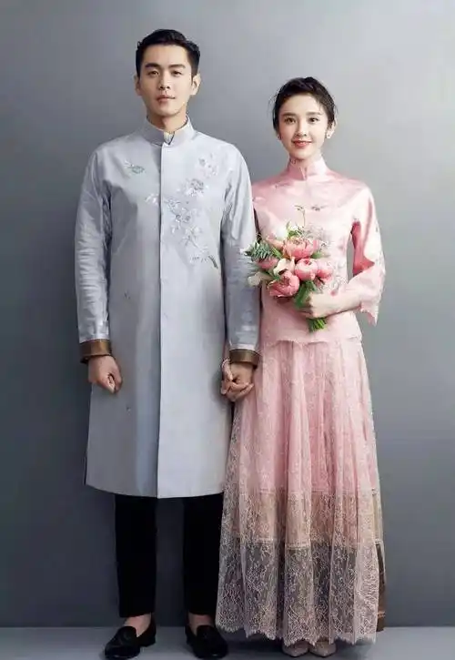 女明星结婚的秀禾造型,刘诗诗淡雅温婉,陈紫函华丽惊艳_礼服_图案