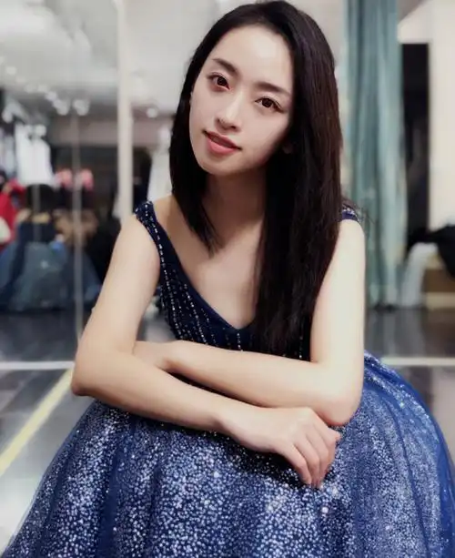 相关专题:你可能感兴趣的文章彭必瑶身高经纪公司等个人资料[ 查看