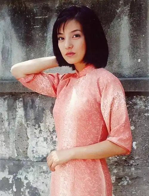 一位当导演,两位颜值崩塌,另一位"见好就收"_章子怡_周迅_赵薇