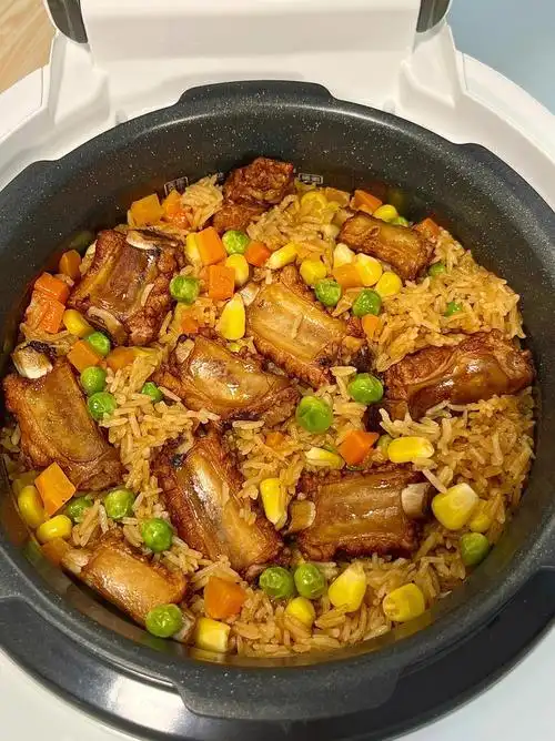 电饭煲排骨焖饭,好吃到一次可以吃三碗!