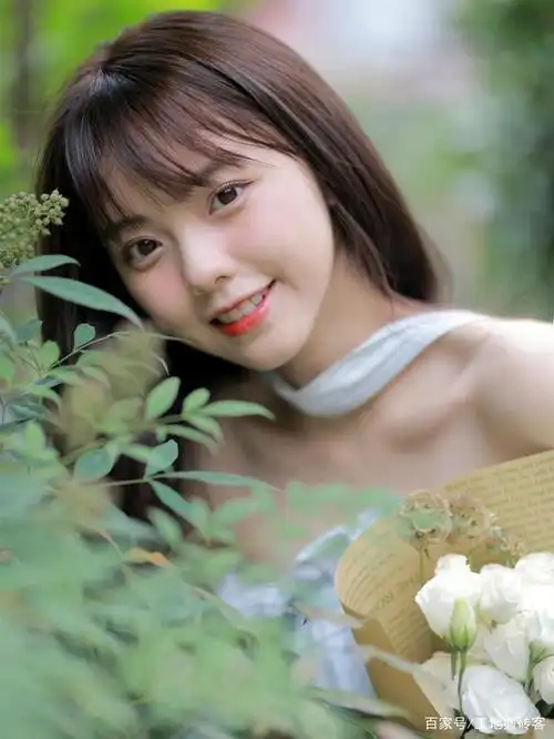 甜美笑容的可爱女孩(6p)