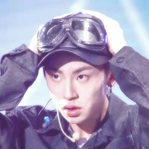 小鬼王琳凯/by林氤