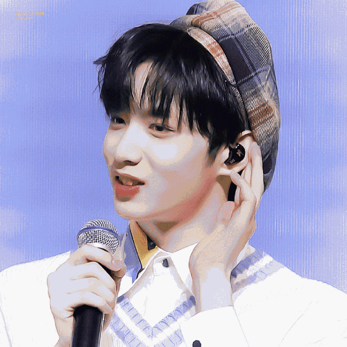 92 嗷呜一口小奶包#刘耀文 三公直拍#@时代少年团-刘耀文