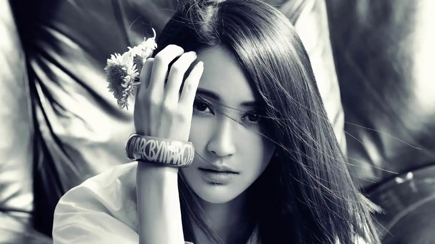 > 张歆艺桌面壁纸高清大图美女写真(1920x1080)