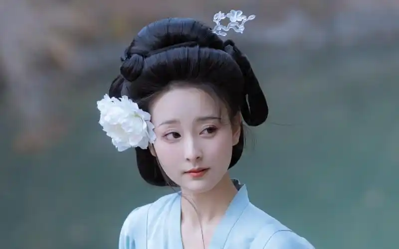 清冷唐风发型教程