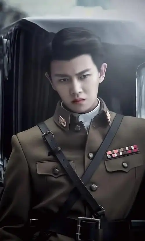 秋蝉开播任嘉伦军装帅气来袭有没有杀到你呢