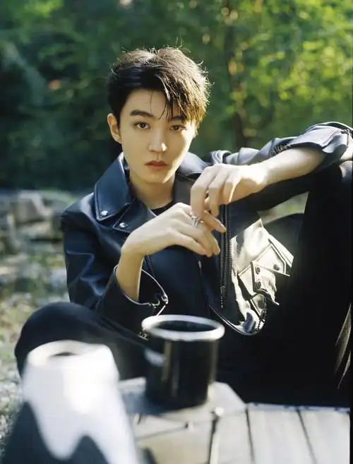 王俊凯0921生日快乐##二十二载王俊凯,明月玉兔入怀来