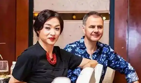 金星与汉斯再婚十八年波折后的深情再续