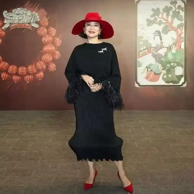 68岁林青霞近照,让我知道了什么叫"百年一遇的大美人"