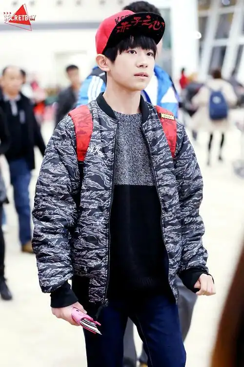 【易烊千玺】2015机场fashion show