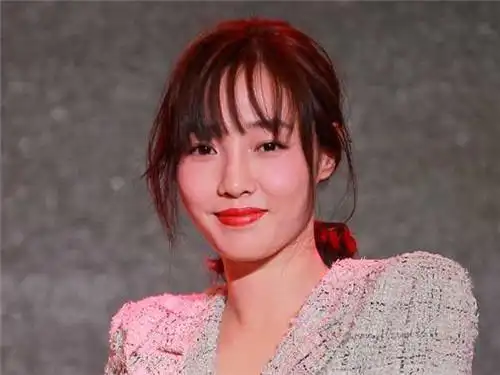 白百何旧照曝光合照张艺谋气质佳 陈羽凡白百何2017最新动态