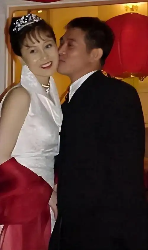 两个女儿都很怪的,长得既不像你又不像我|赌王|记者|黄秋燕_网易订阅