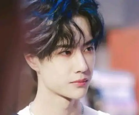 王一博对谭松韵的评论井柏然对谭松韵的评价