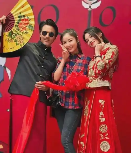 舒淇个人信息曝光:16岁辍学,进娱乐圈为补贴家用,40岁才结婚