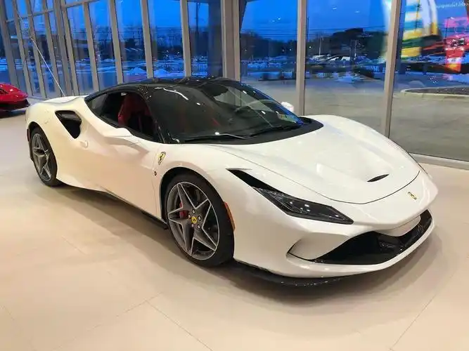 法拉利f8tributo白色帅的一匹