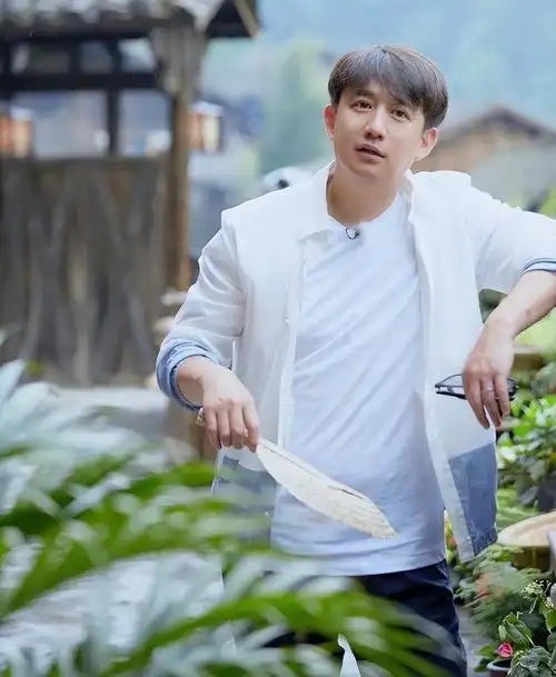 "好爸爸"黄磊:"半个娱乐圈"的老师,与孙莉从校园走到如今