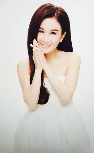 50岁温碧霞拍摄广告大片 风韵犹存