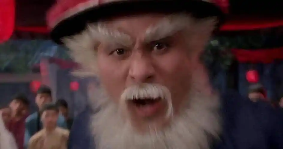 《鹿鼎记》里的鳌拜,《九品芝麻官》中的豹子头,还有《倚天屠龙记》中